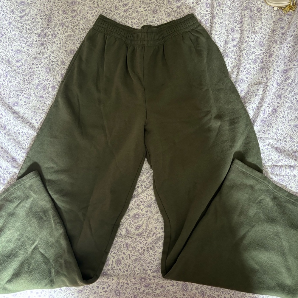 “Sunday” Olive Green Sweatpants